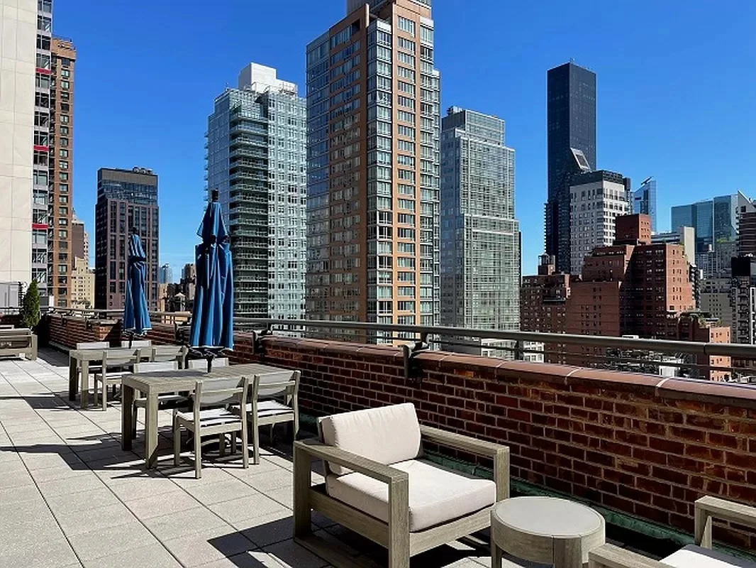 Studio For Sale at 220 East 54th Street – Manhattan – New York – NY - 2