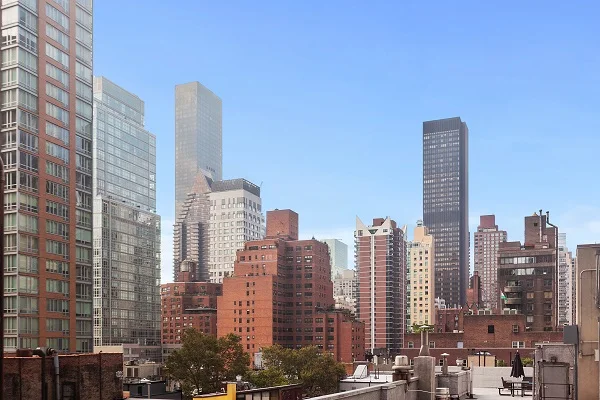 Studio For Sale at 220 East 54th Street – Manhattan – New York – NY - 4