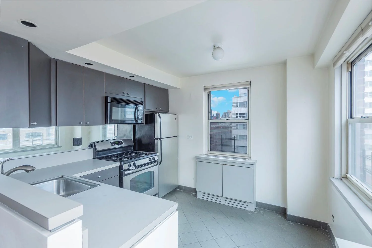 Estudio en Venta en 233 East 69th Street – Manhattan, Nueva York – NY - 1