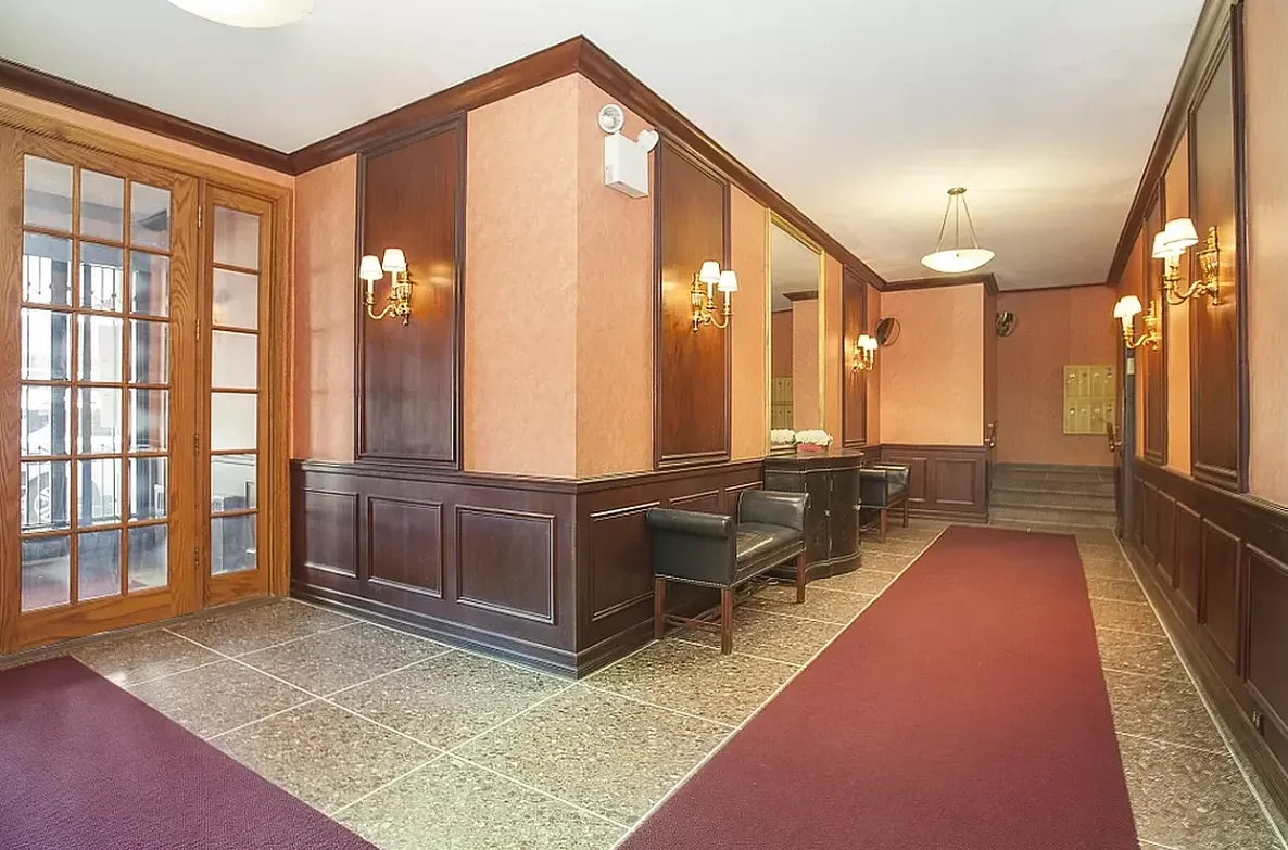 Studio For Sale at 242 East 38th Street – Manhattan, New York – NY - 5