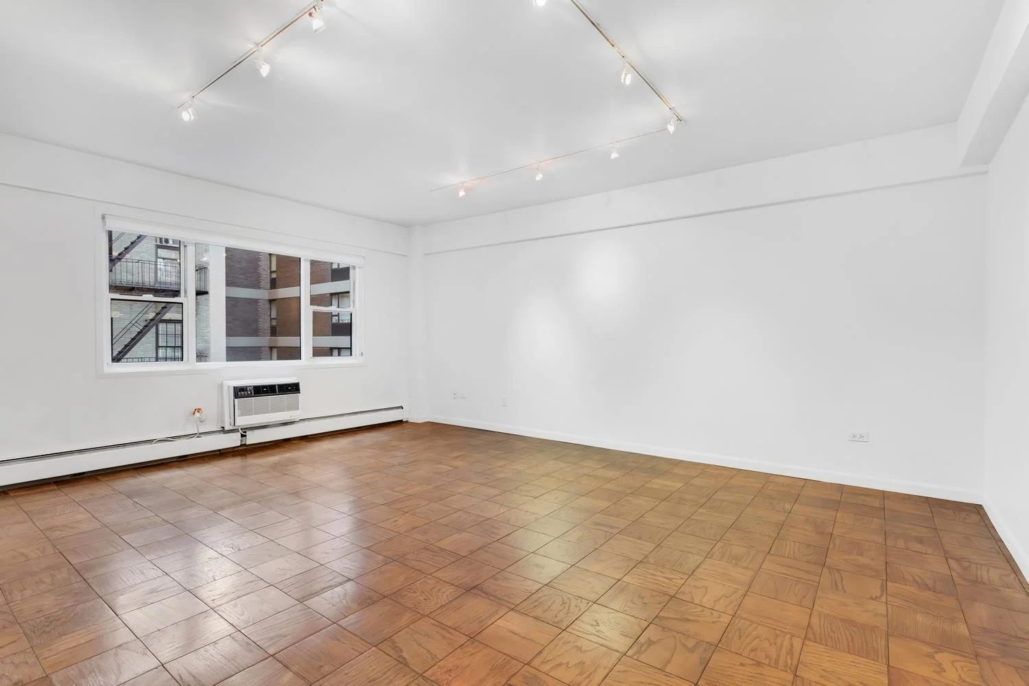 Studio for Sale at 40 Sutton Place – Manhattan, New York – NY - 1