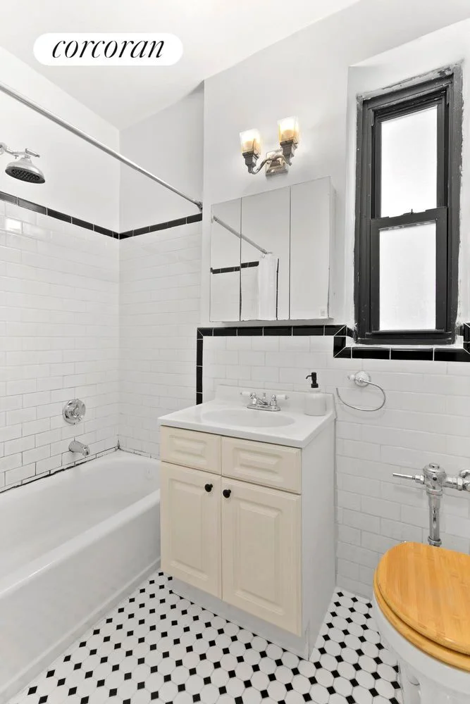 Studio for Sale in Manhattan – 96 Arden Street – New York – NY - 5