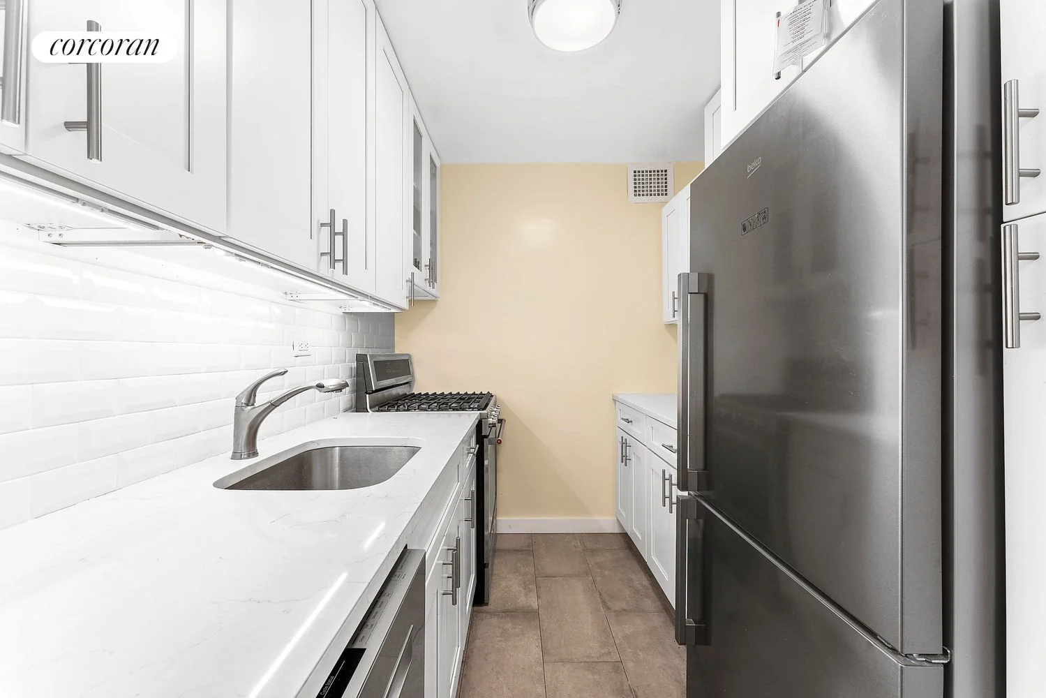 Studio for Sale in Manhattan – New York, NY - 4