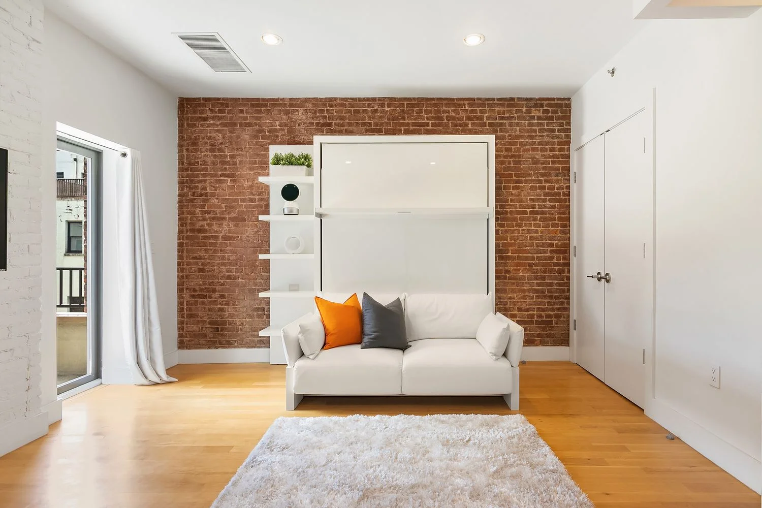 Studio for Sale in Manhattan – New York, NY - 1