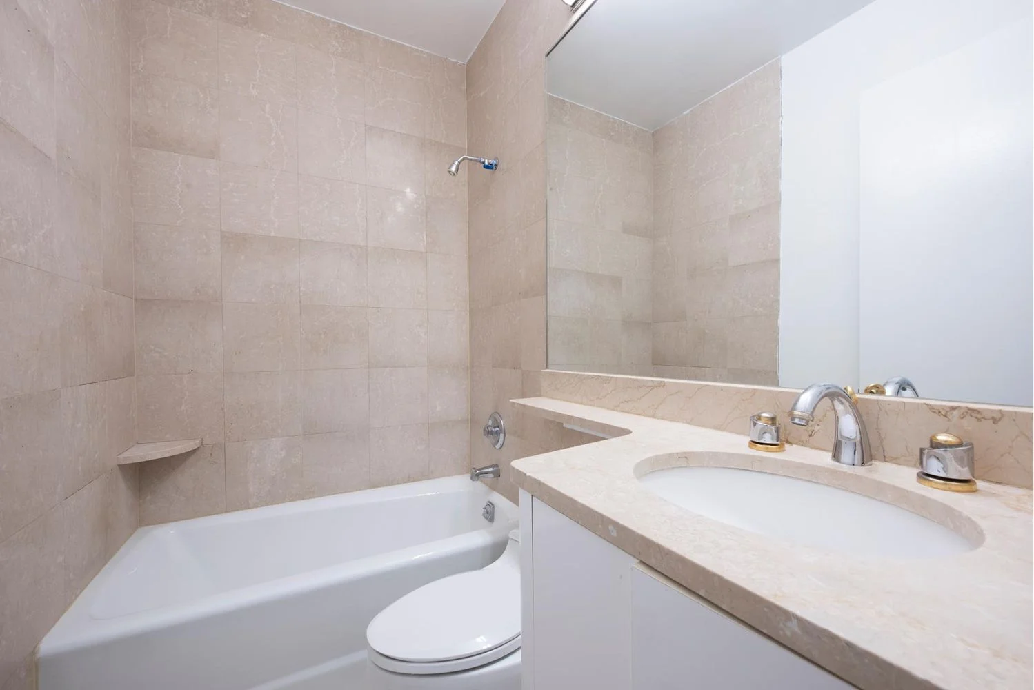 Studio for Sale in Manhattan – New York, NY - 1