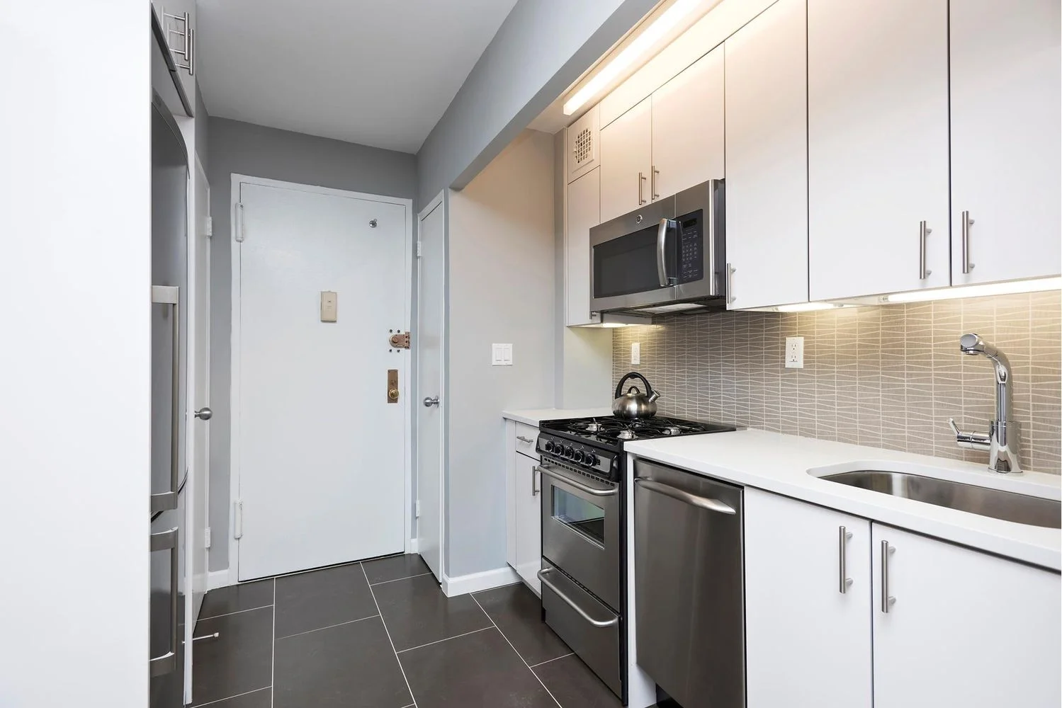 Studio for Sale in Manhattan – New York, NY - 2