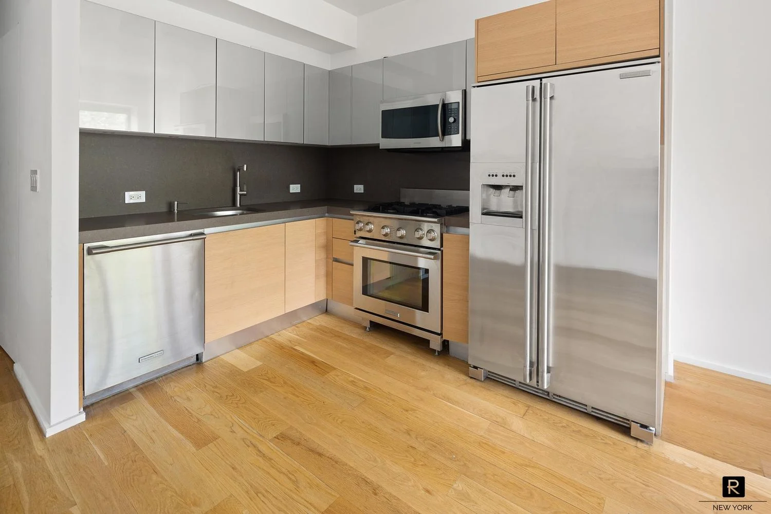 Studio for Sale in Manhattan – New York, NY - 8