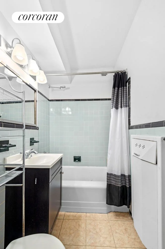 Studio For Sale in Manhattan, New York – 310 East 49th Street – NY - 2