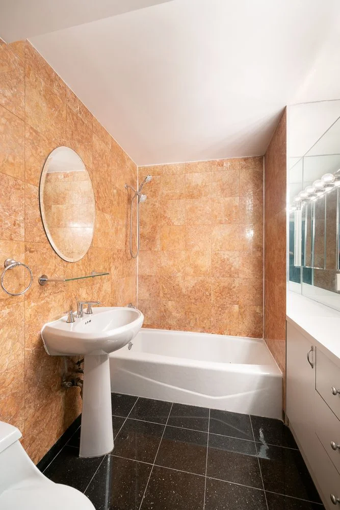 Studio for Sale in Manhattan – New York – NY - 1