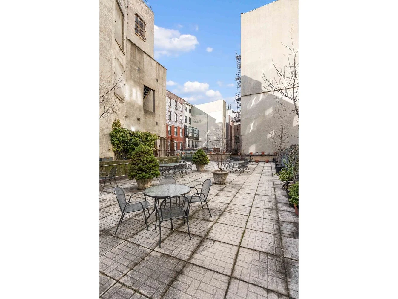 1 Bedroom Studio for Sale in Manhattan – New York, NY - 5