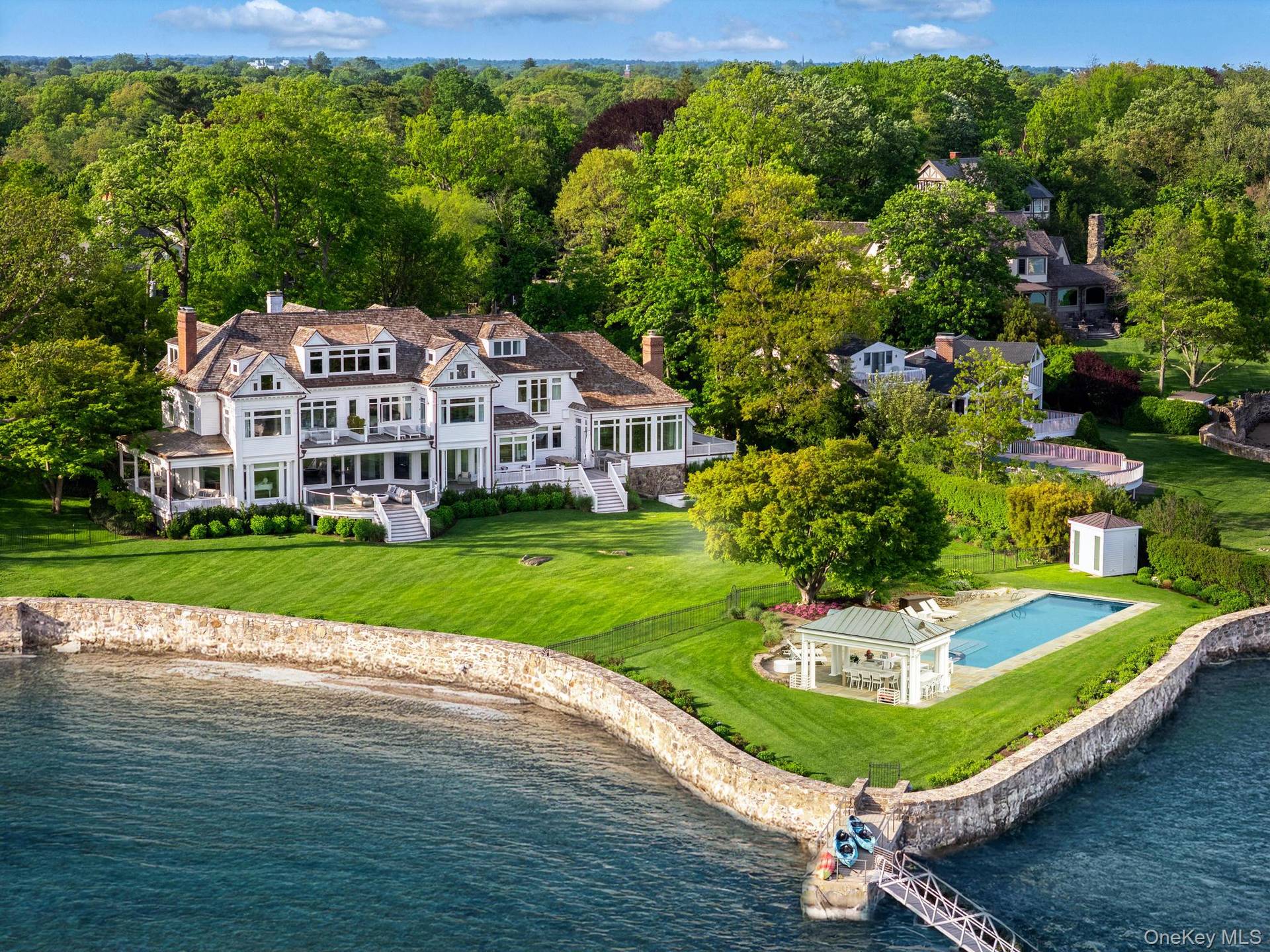 Casa com 7 Quartos à Beira-Mar à Venda em Larchmont, NY, EUA - 2