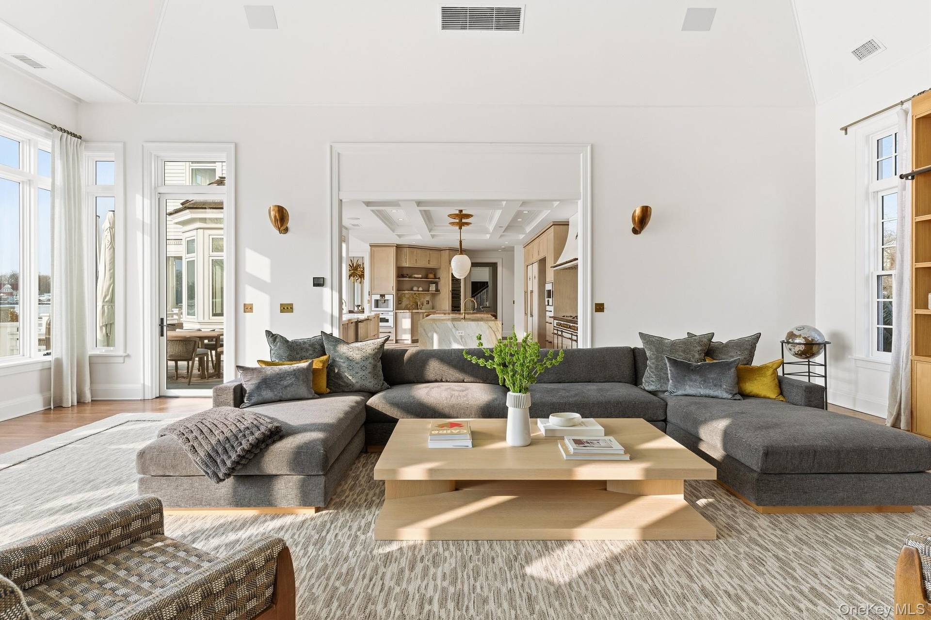 Casa com 7 Quartos à Beira-Mar à Venda em Larchmont, NY, EUA - 6