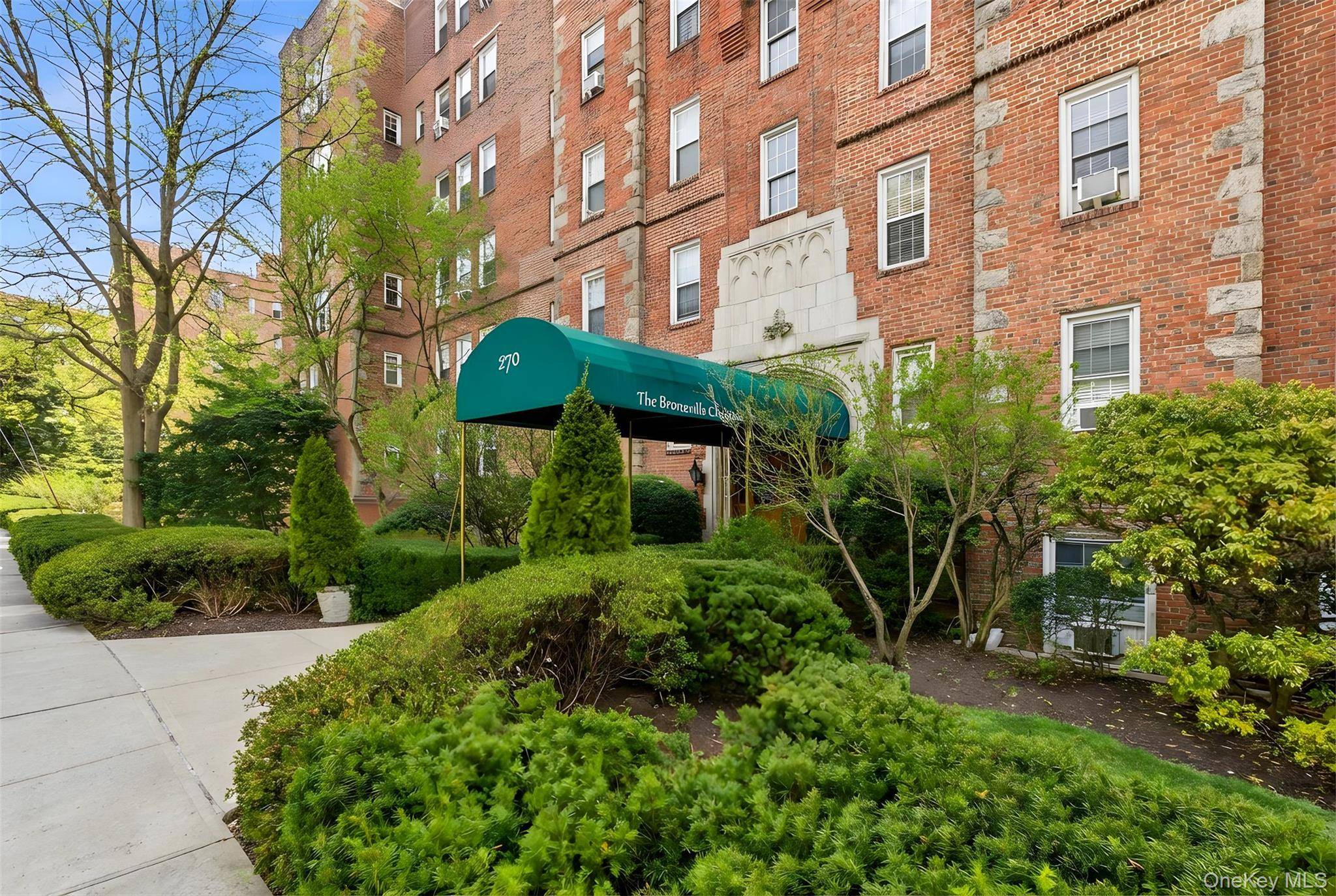 Studio Home for Sale in Bronxville - New York - USA - 2