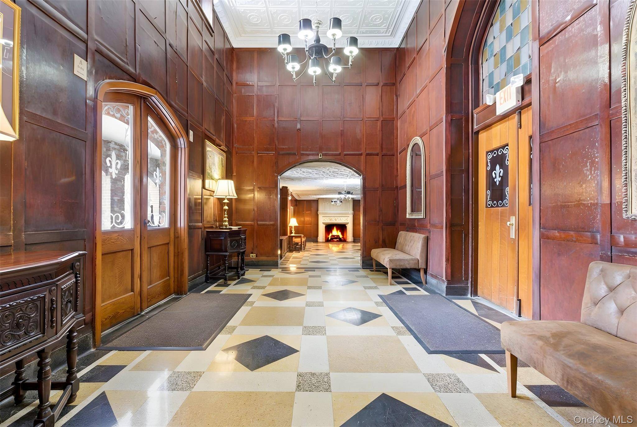 Studio Home for Sale in Bronxville - New York - USA - 4