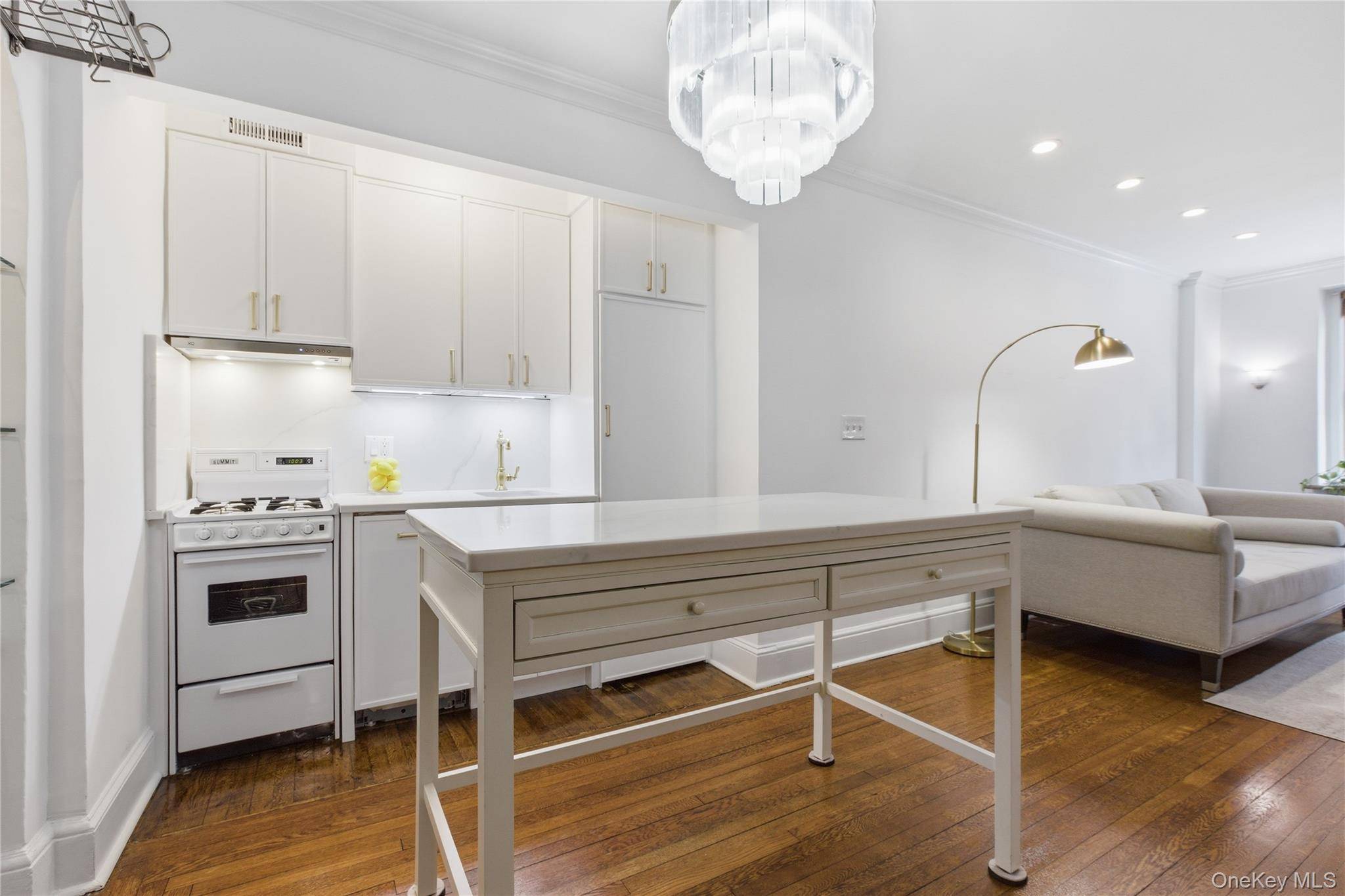 Studio Home for Sale in Bronxville - New York - USA - 7
