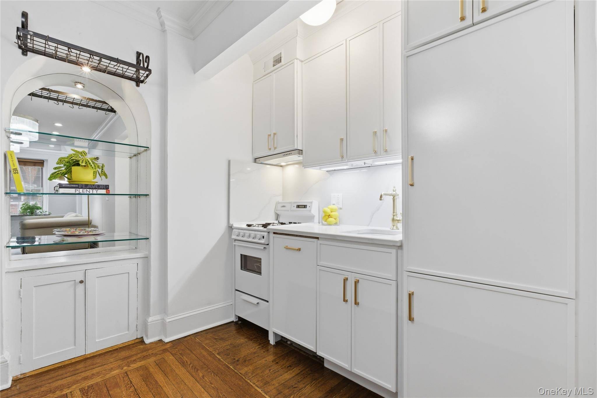 Studio Home for Sale in Bronxville - New York - USA - 8