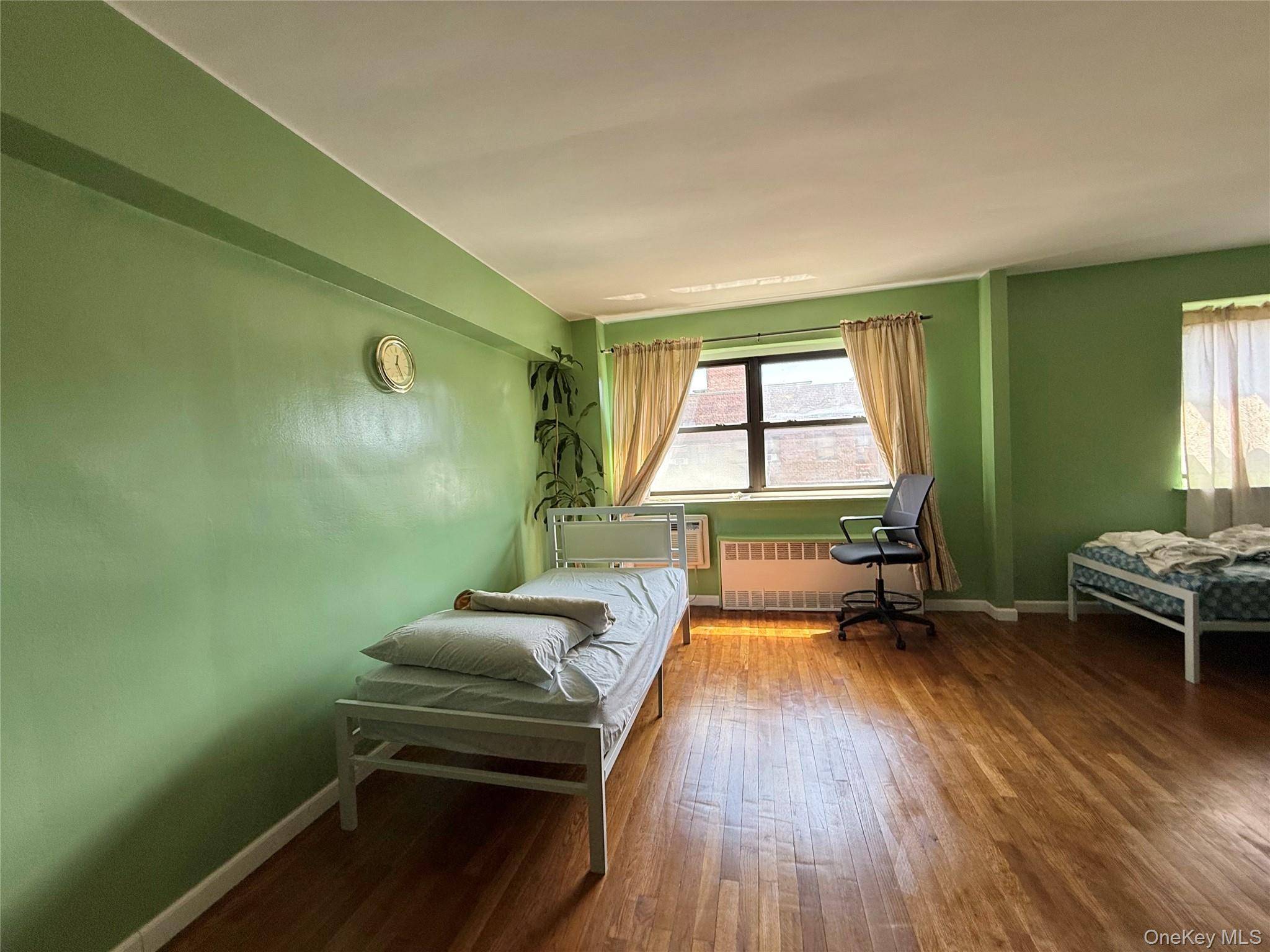 Apartamento à Venda em Elmhurst - Nova Iorque - EUA - 2