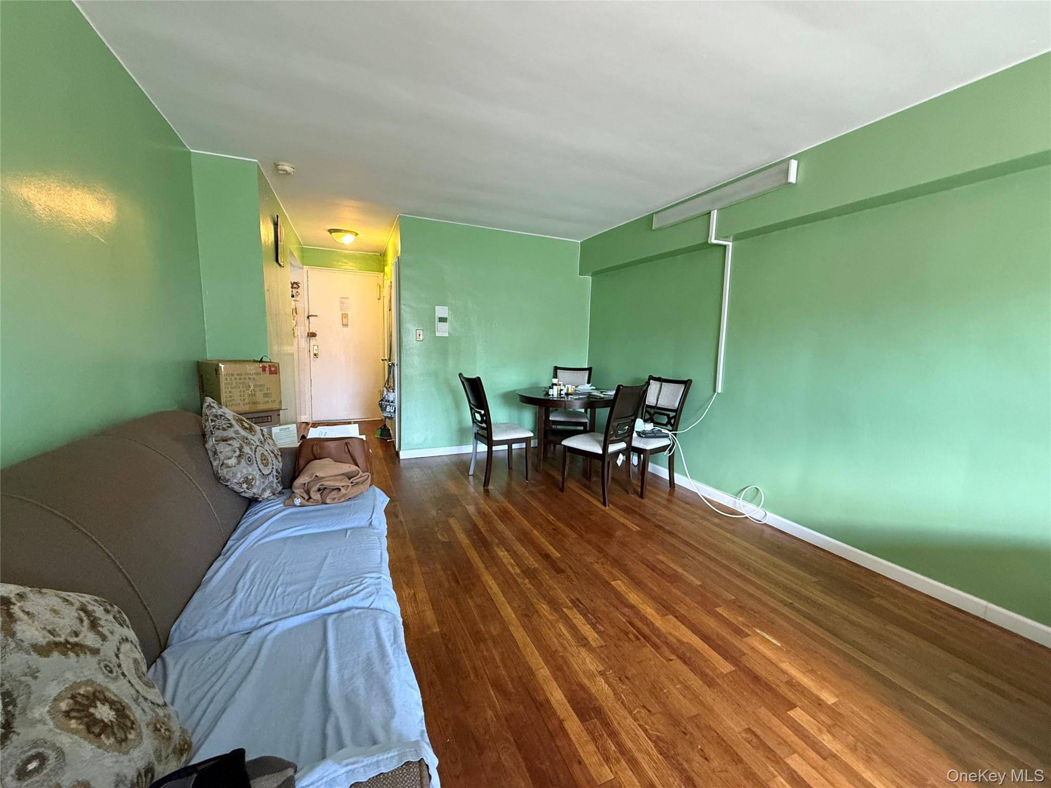 Apartamento à Venda em Elmhurst - Nova Iorque - EUA - 5