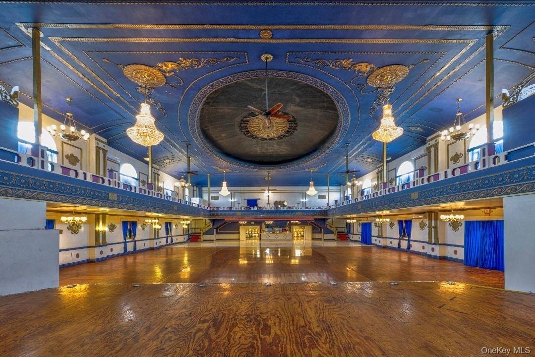 Prédio Comercial à Venda em Maspeth, NY, US - 6