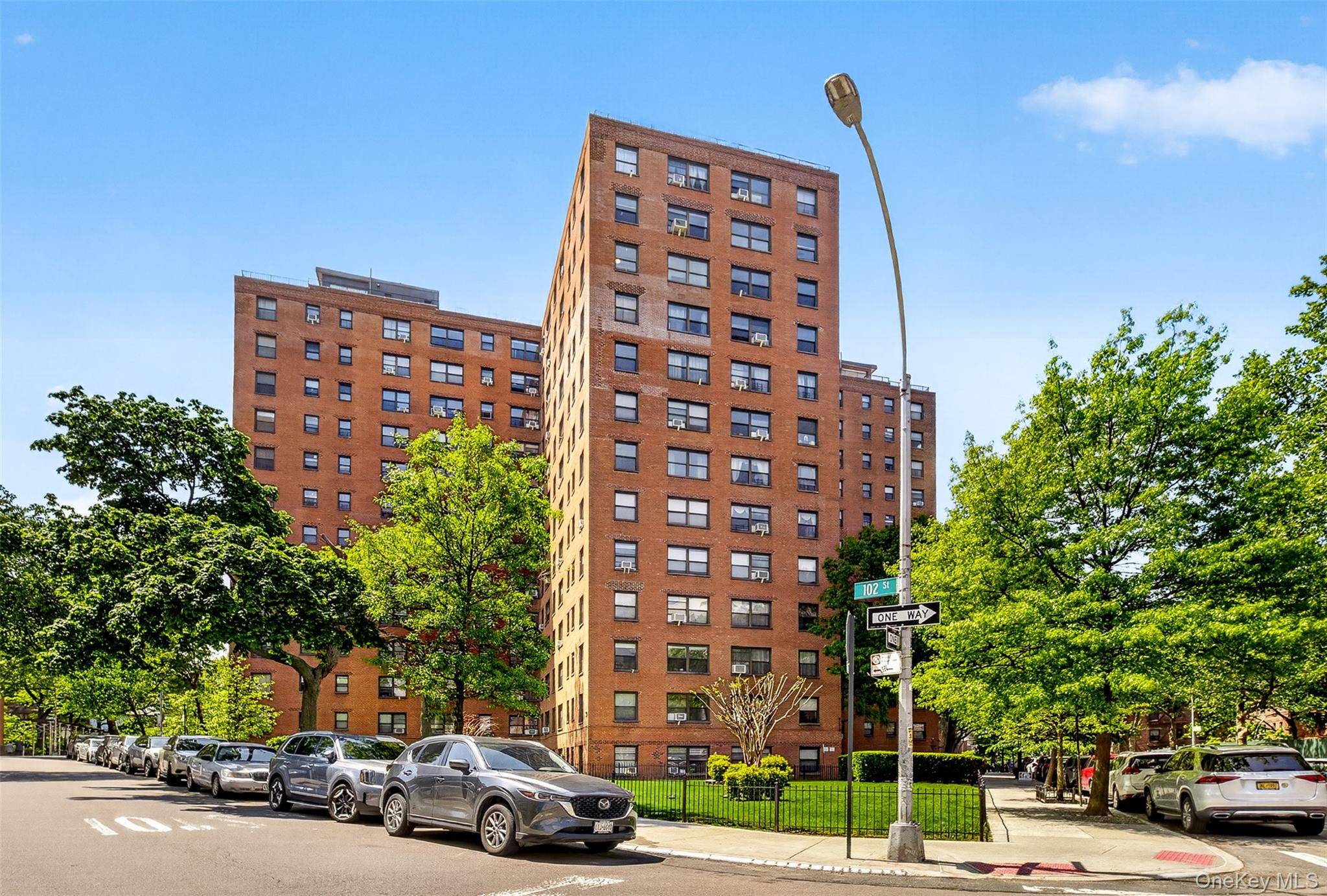 Apartment for Sale in Rego Park - New York - USA - 1