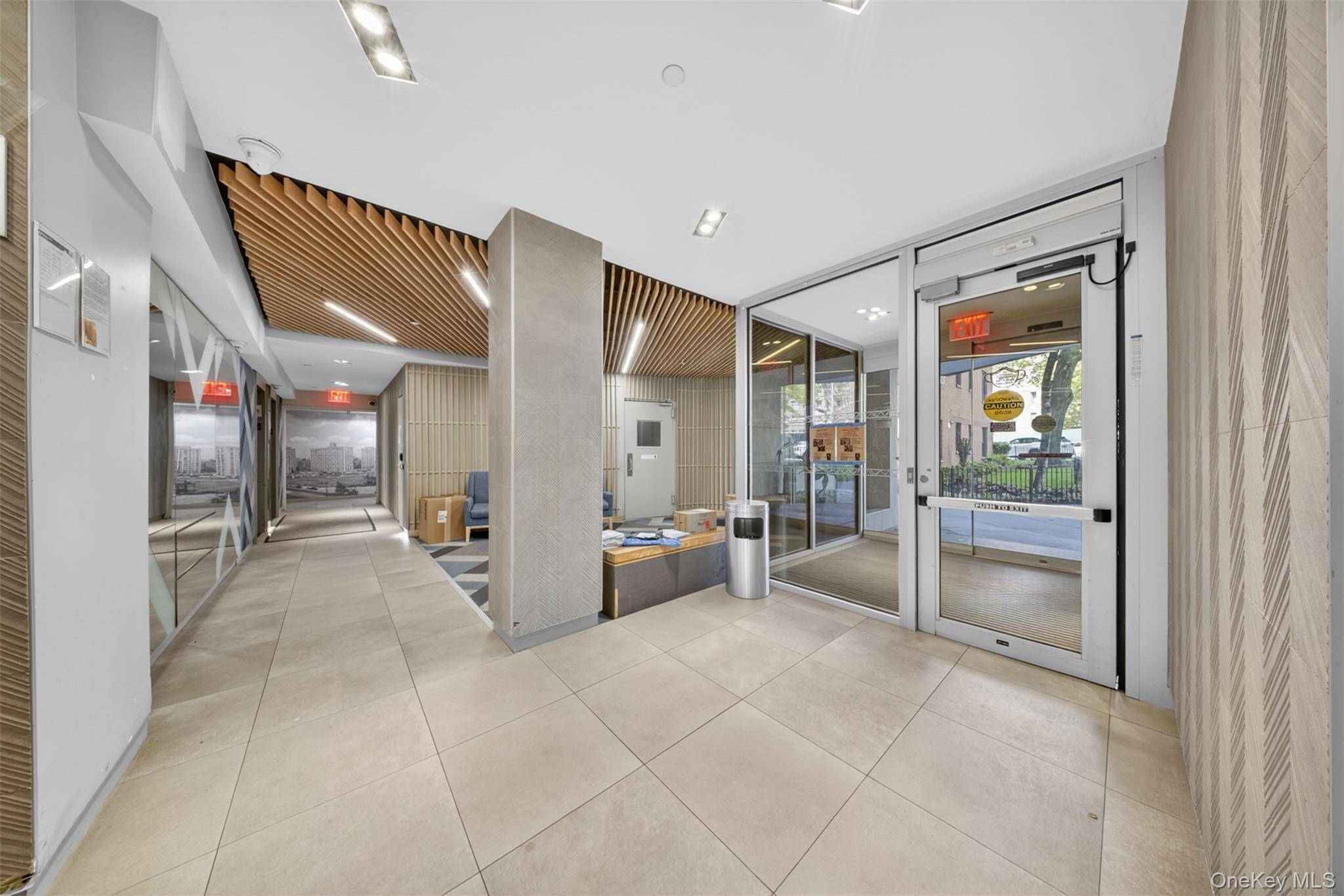Apartment for Sale in Rego Park - New York - USA - 3