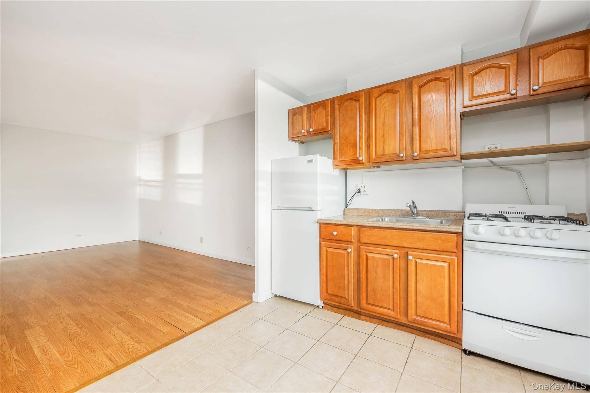 Apartment for Sale in Rego Park - New York - USA - 5