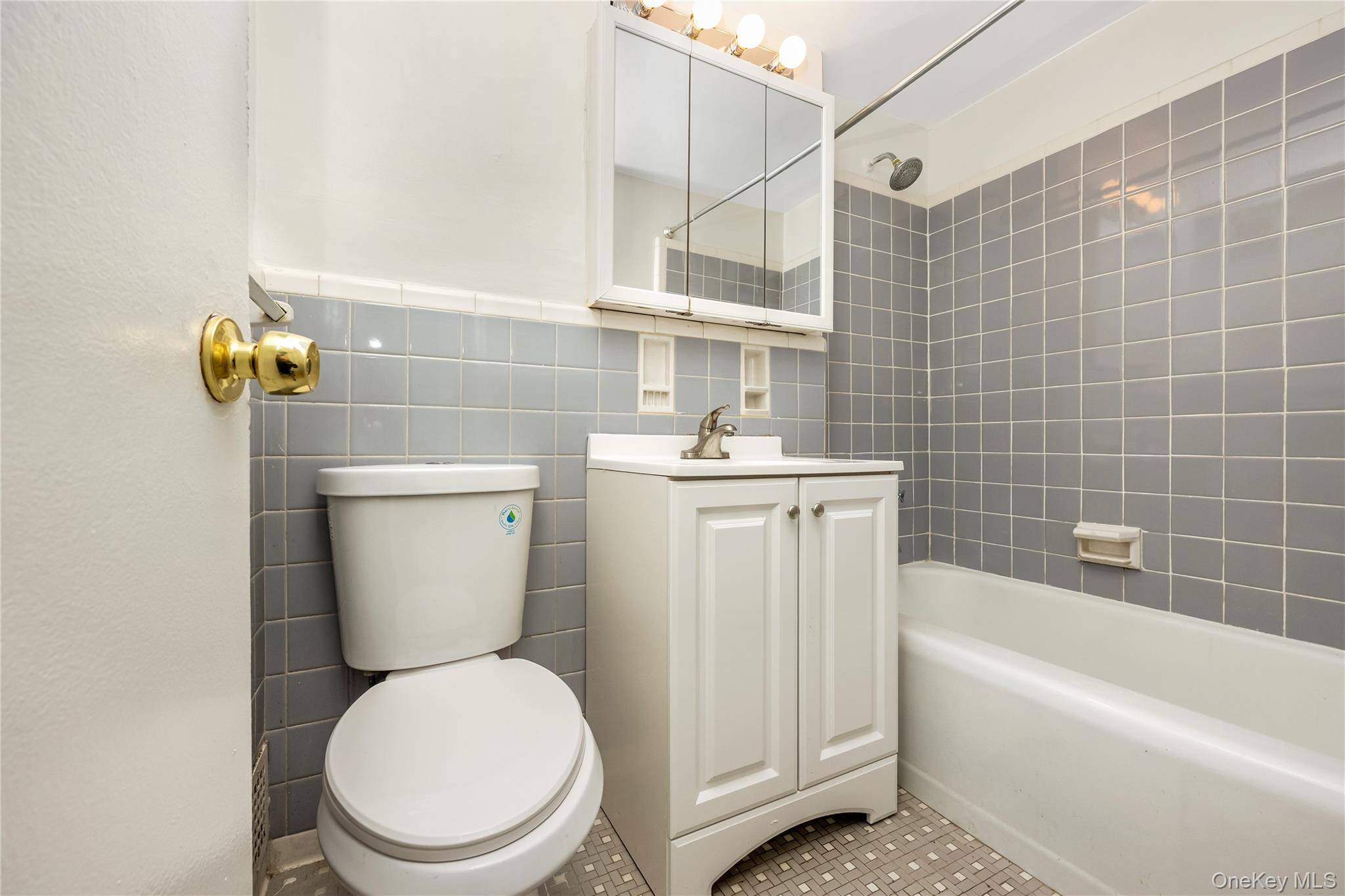 Apartment for Sale in Rego Park - New York - USA - 6