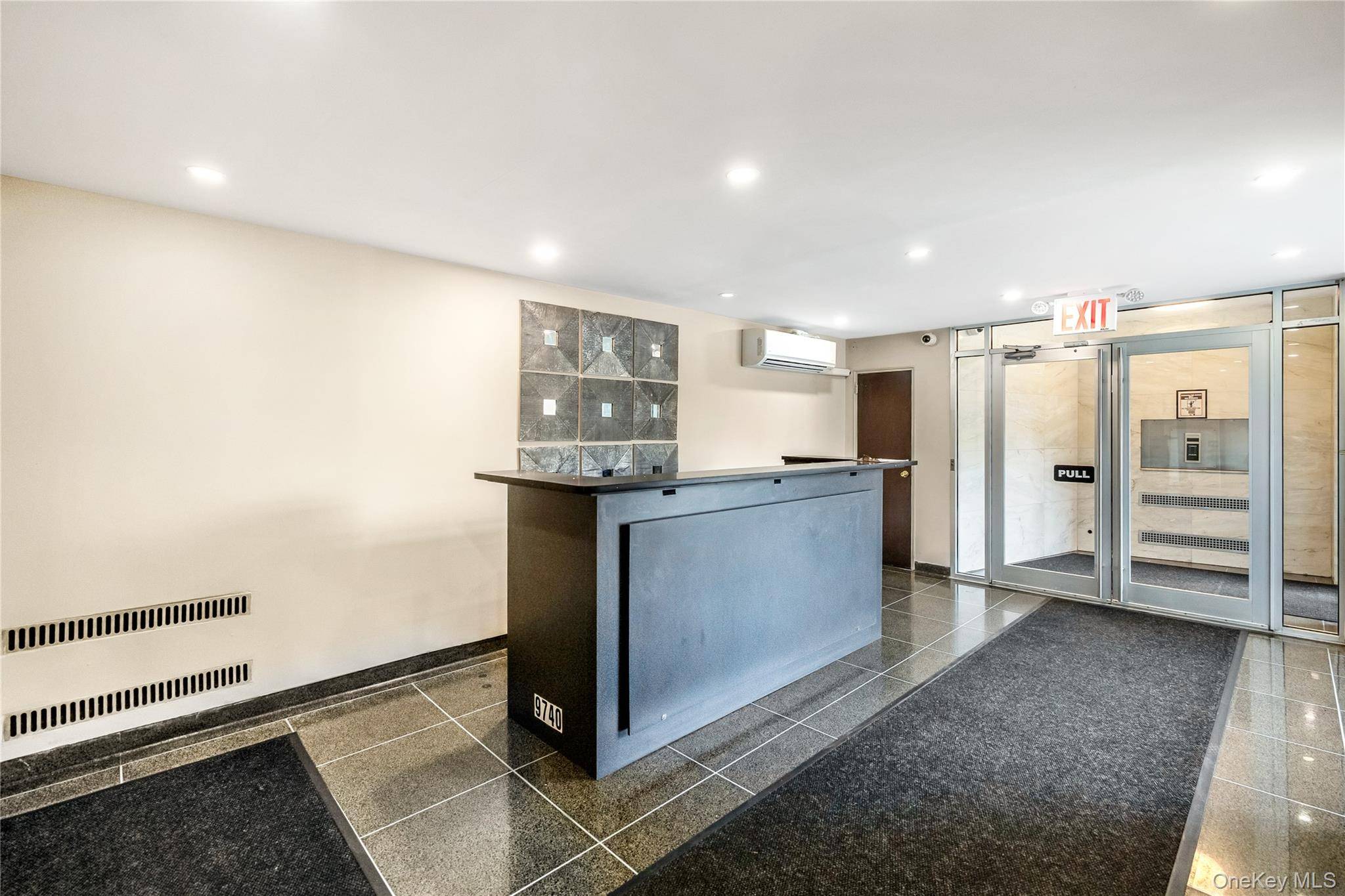 Apartment for Sale in Rego Park - New York - USA - 8