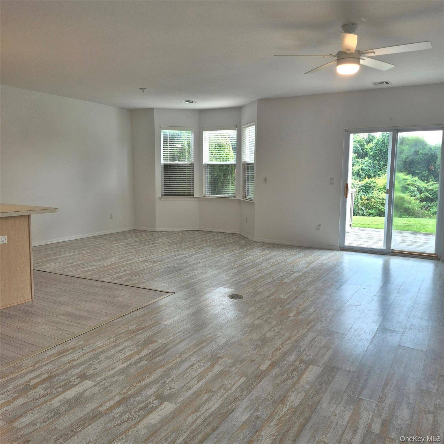Apartamento à Venda em Riverhead - Nova Iorque - EUA - 8