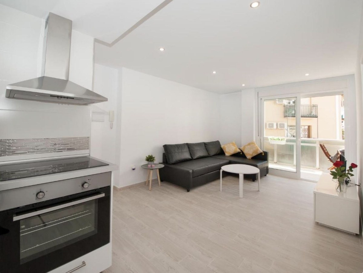 Apartamento com 1 Quarto à Venda em Fuengirola - Costa del Sol - 2