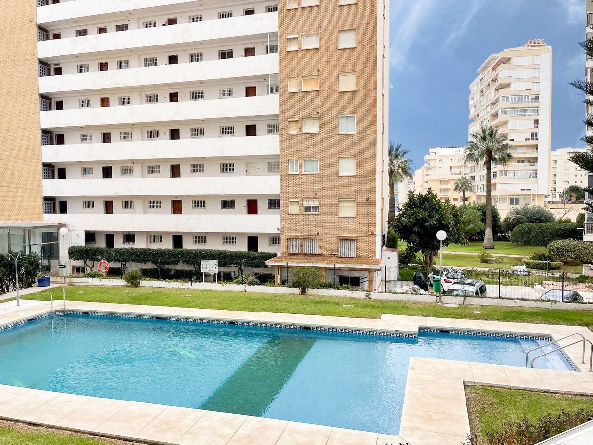 Apartamento com 1 Quarto à Venda em Fuengirola - Costa del Sol - 2