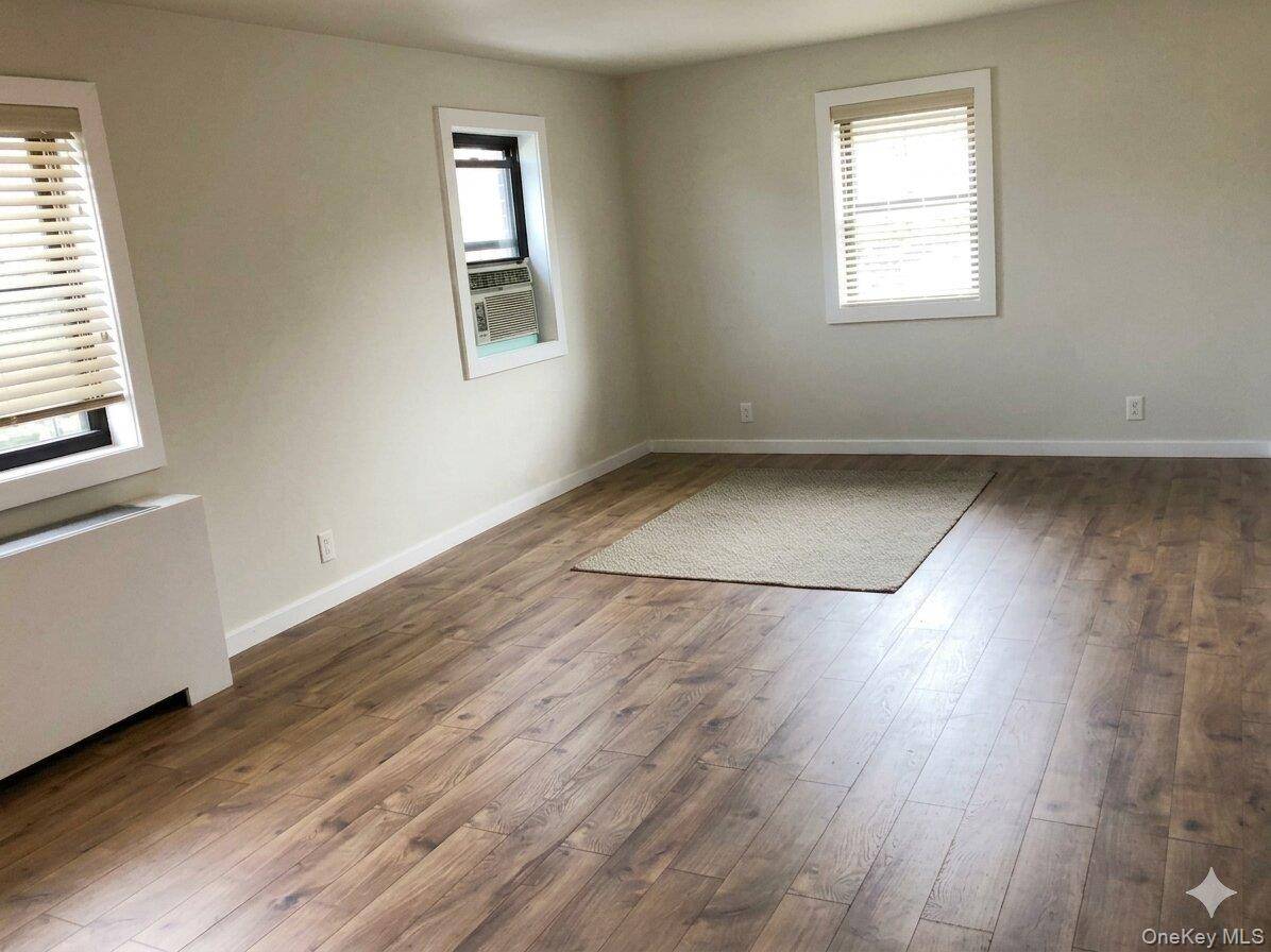 1 Bedroom Home for Sale in Bayside - New York - USA - 1