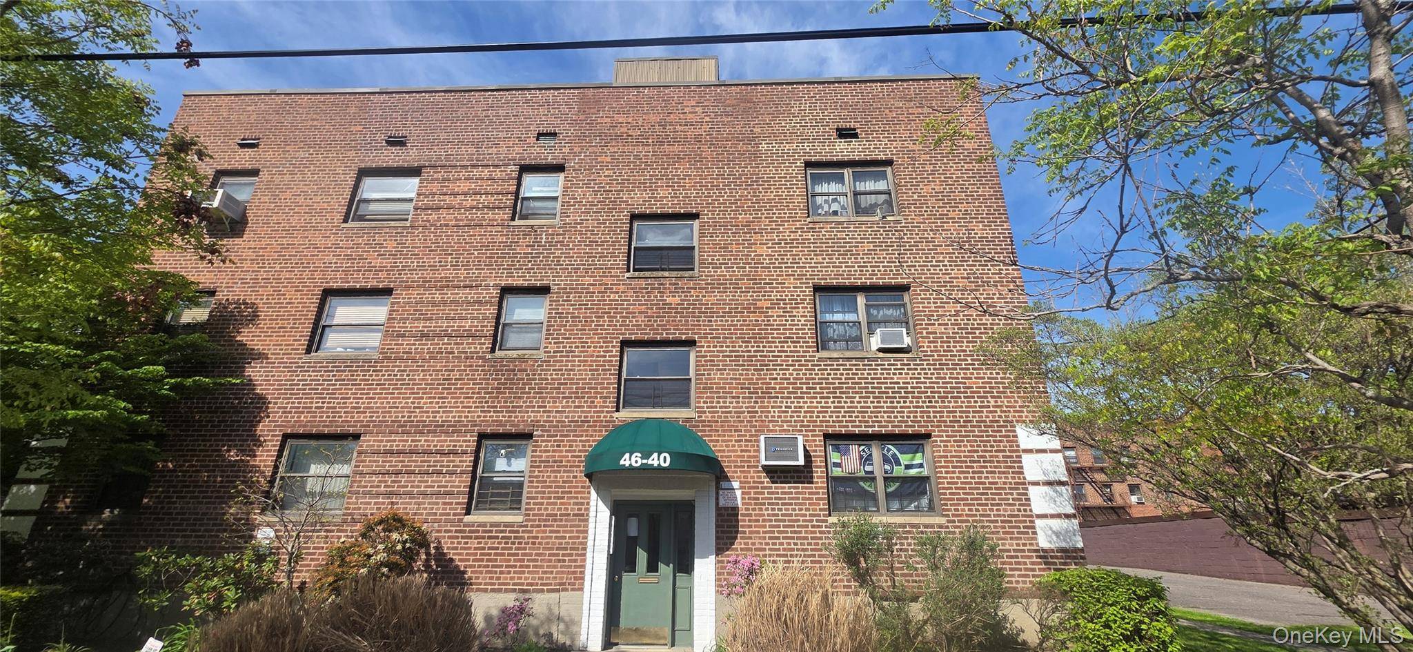 1 Bedroom Home for Sale in Bayside - New York - USA - 6