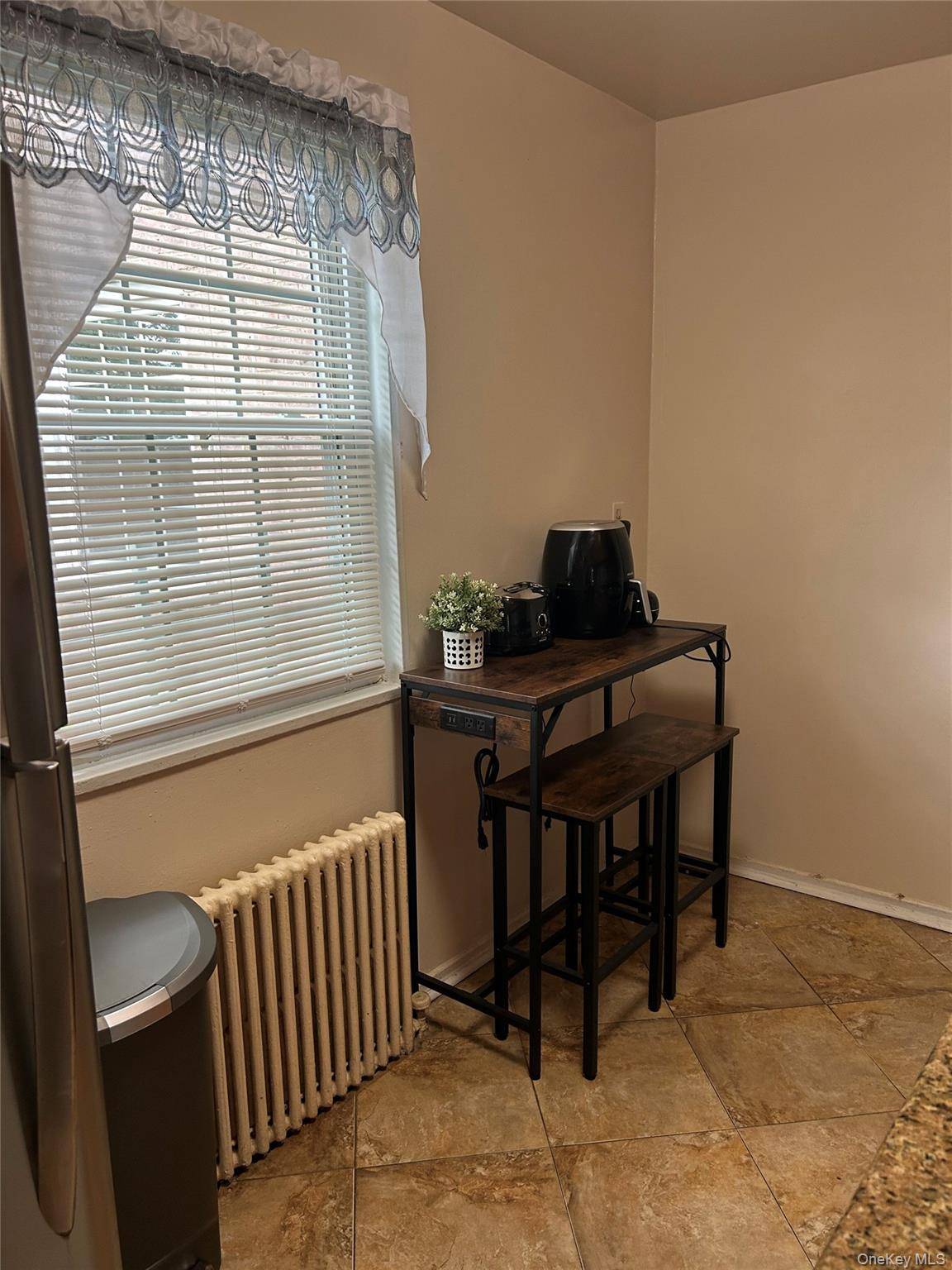 1 Bedroom Home for Sale in Bayside - New York - USA - 4