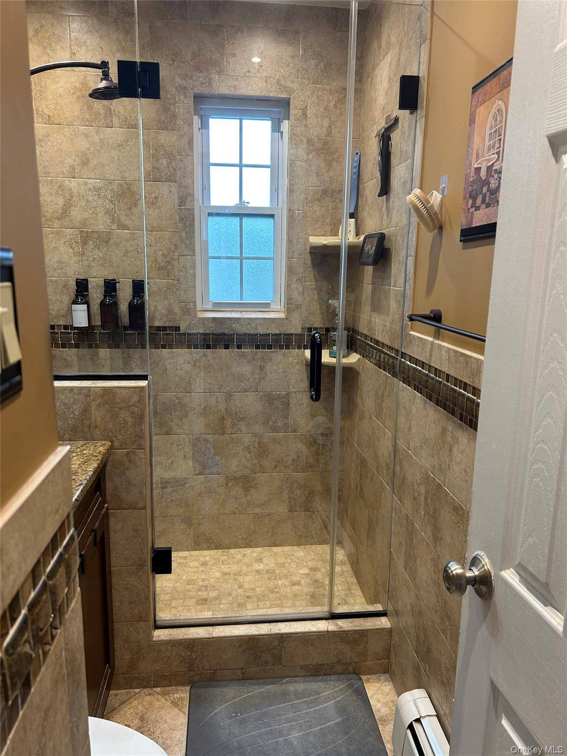 1 Bedroom Home for Sale in Bayside - New York - USA - 7