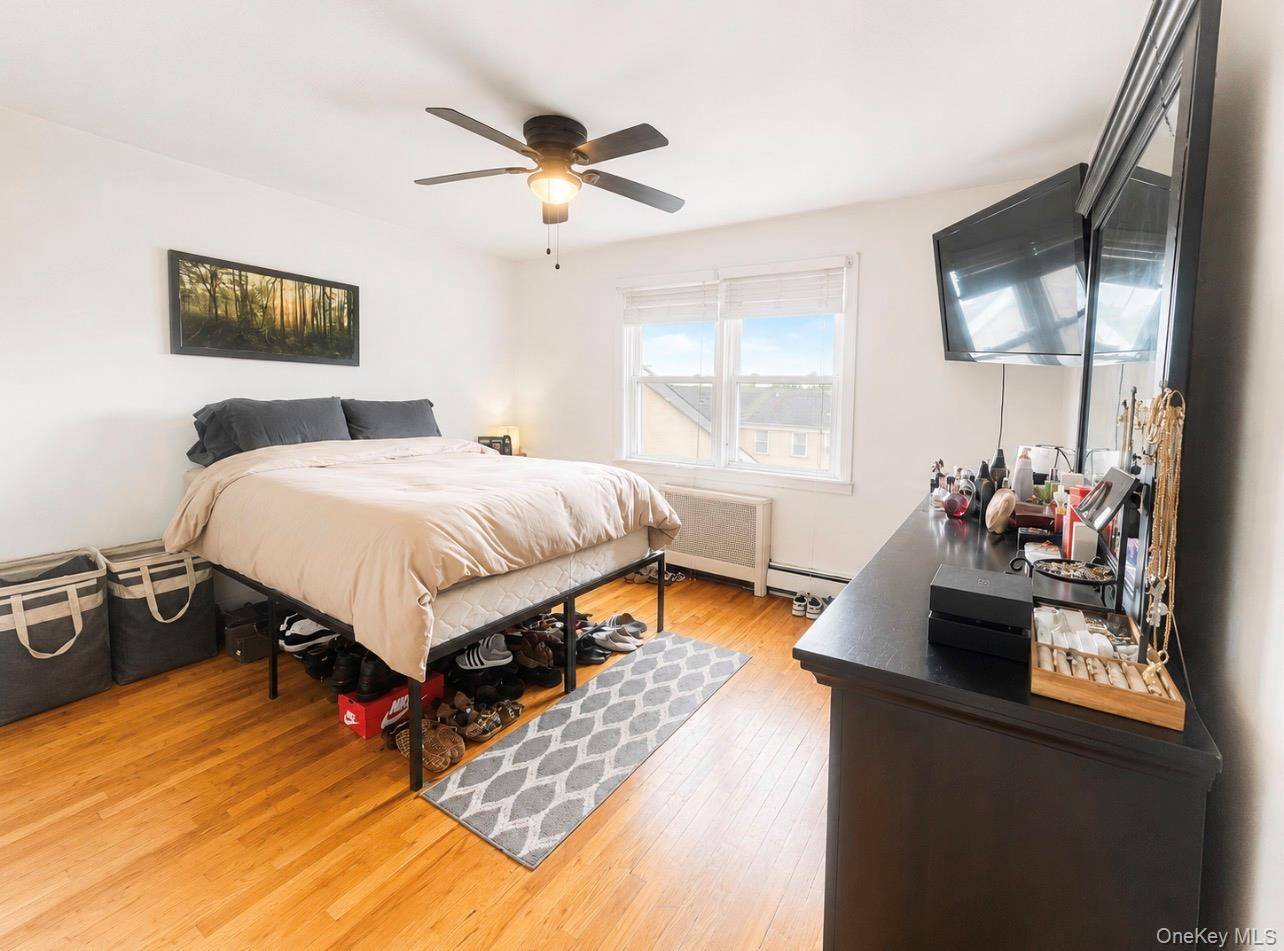 1 Bedroom Home for Sale in Bellerose - New York - USA - 7