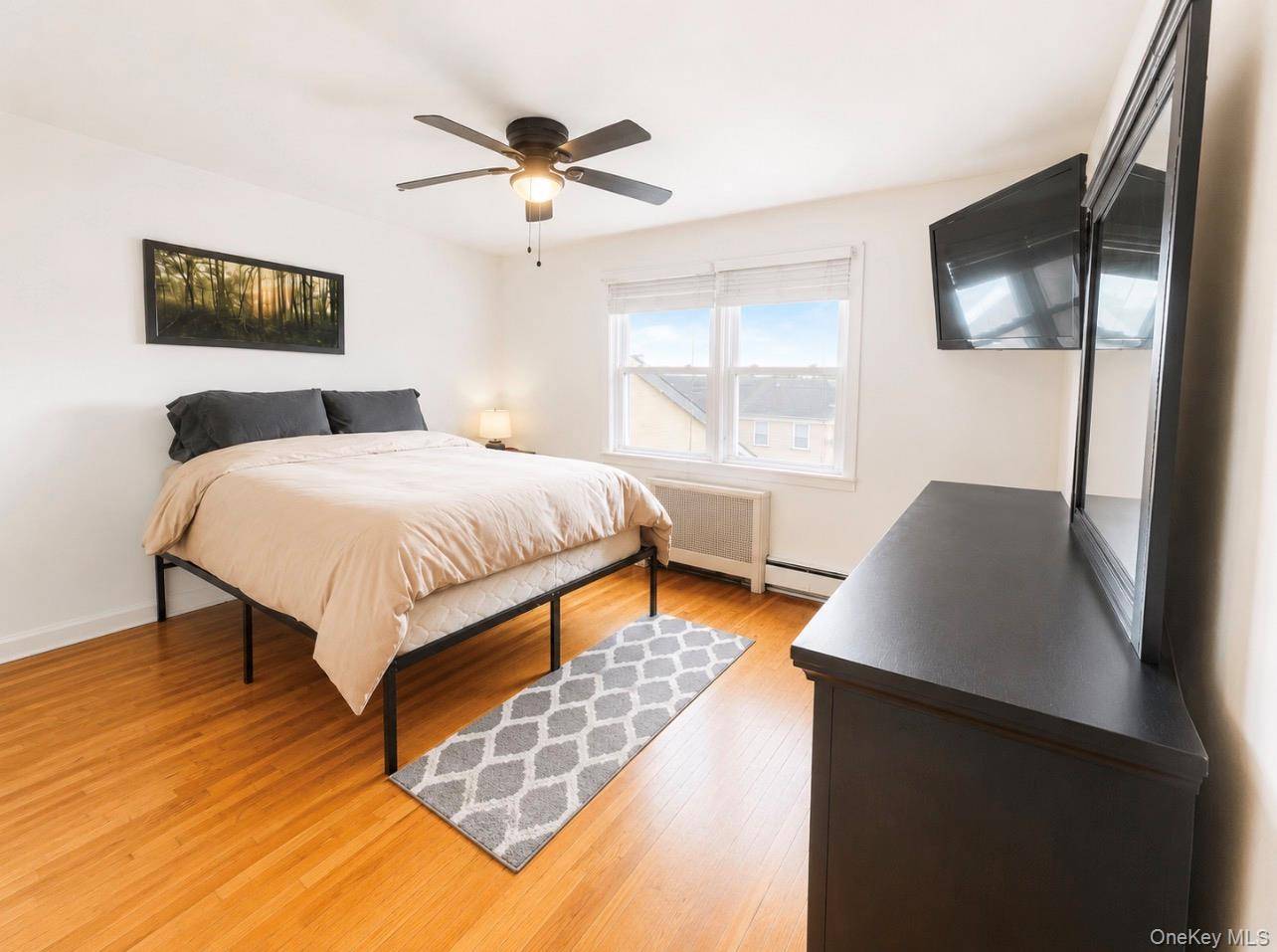 1 Bedroom Home for Sale in Bellerose - New York - USA - 8