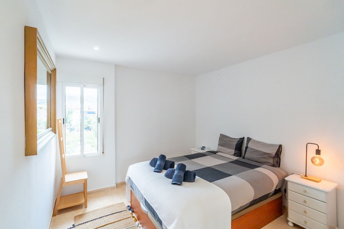 Apartamento de 1 Dormitorio en Venta en Benalmádena, Costa del Sol - 2