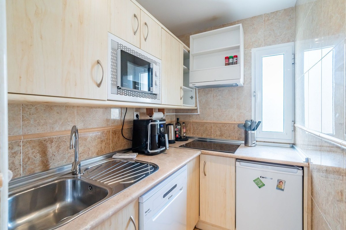 Apartamento de 1 Dormitorio en Venta en Benalmádena, Costa del Sol - 3