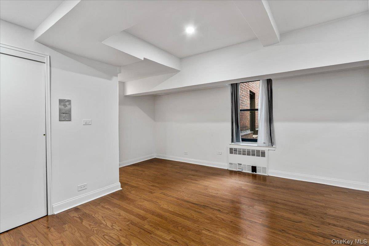 Apartamento com 1 Quartos à Venda em Briarwood - Nova Iorque - EUA - 4