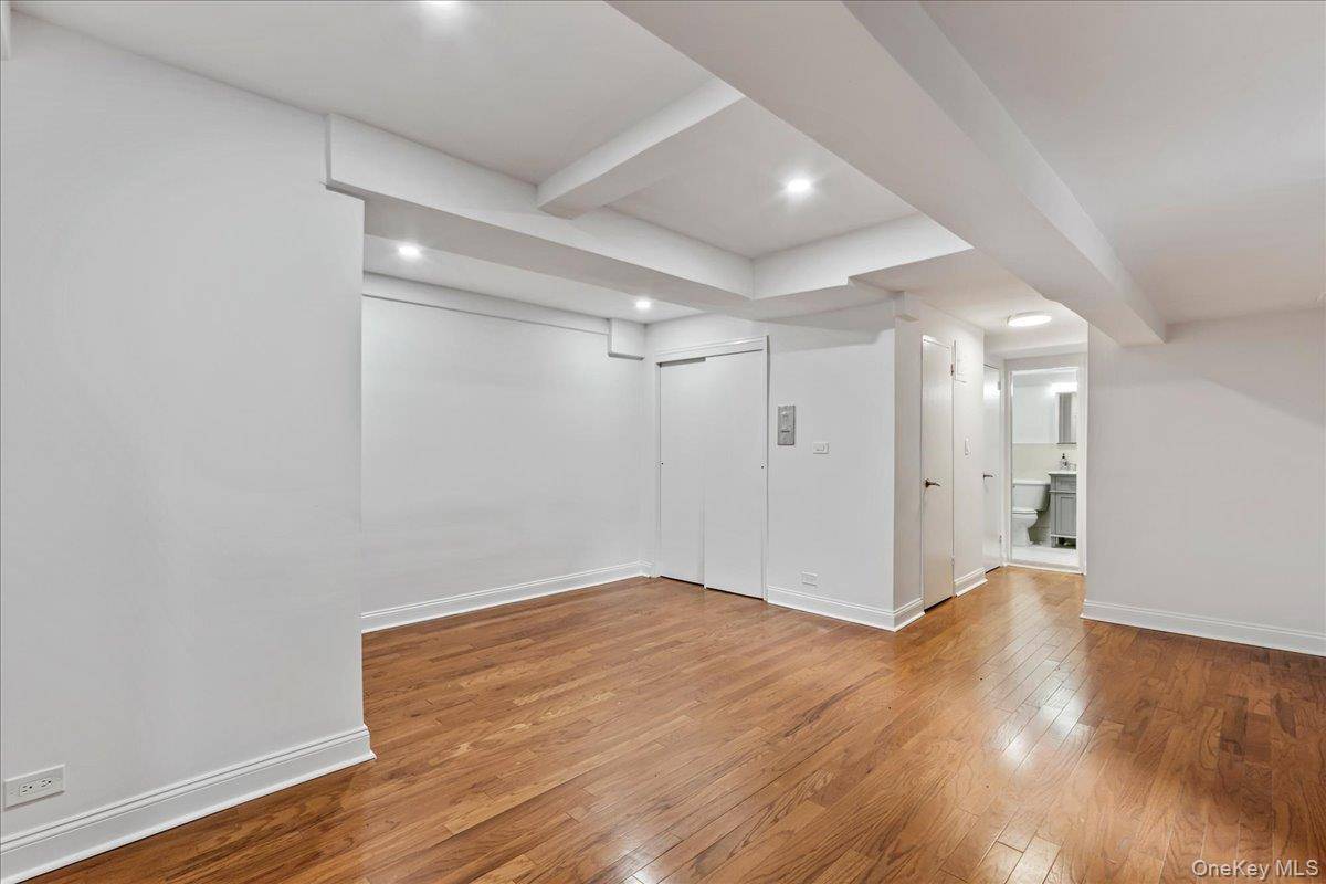 Apartamento com 1 Quartos à Venda em Briarwood - Nova Iorque - EUA - 6