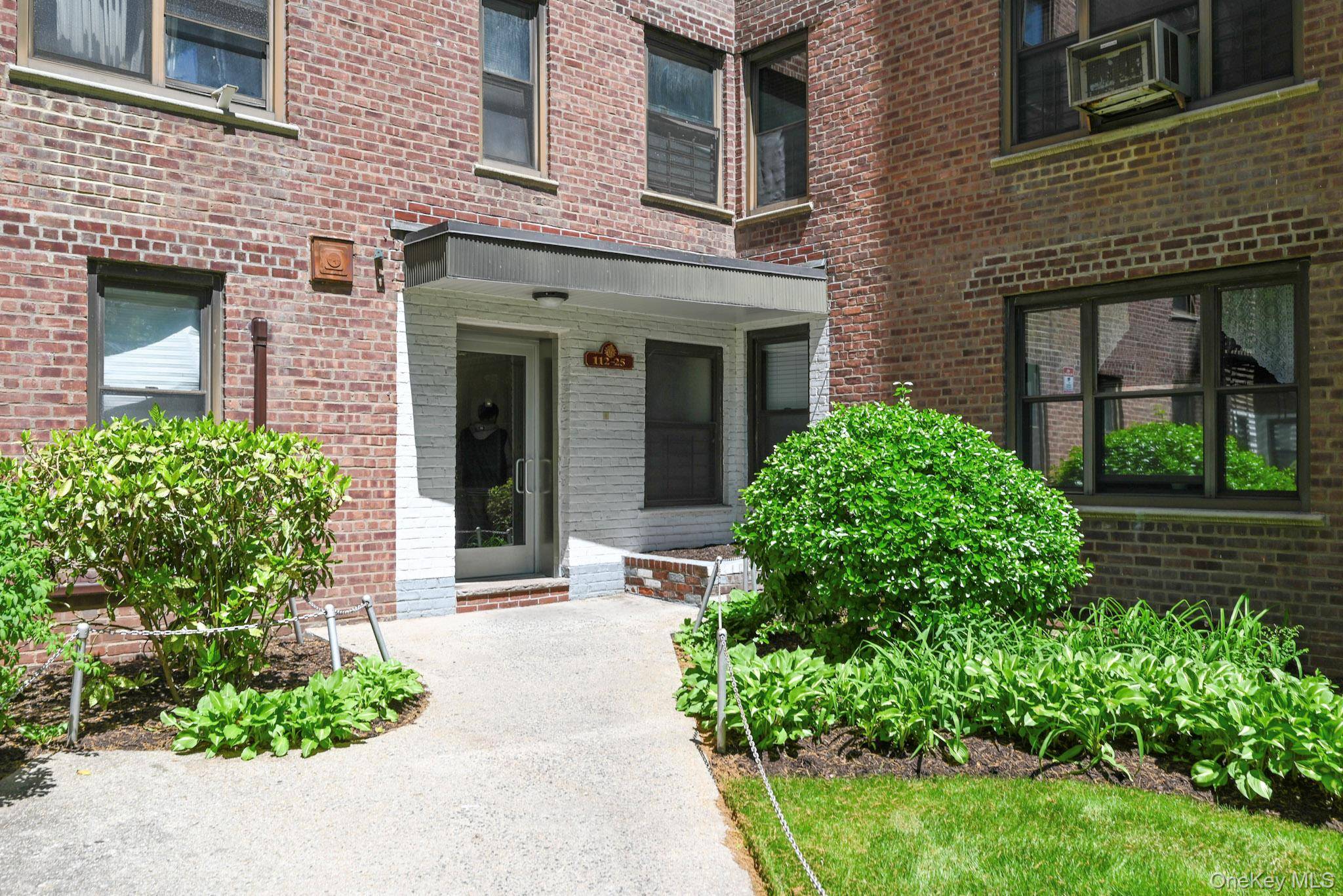 Apartamento de 1 Dormitorio en Venta en Corona - Nueva York - EE. UU. - 3