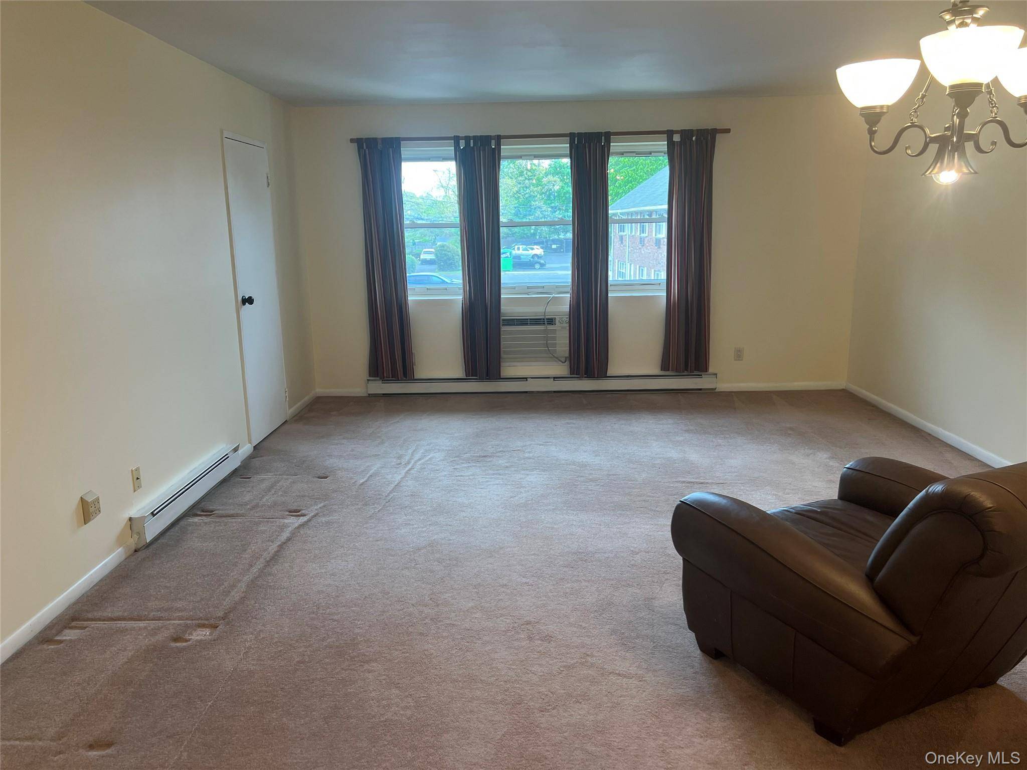 Apartamento com 1 Quartos à Venda em East Islip - Nova Iorque - EUA - 3