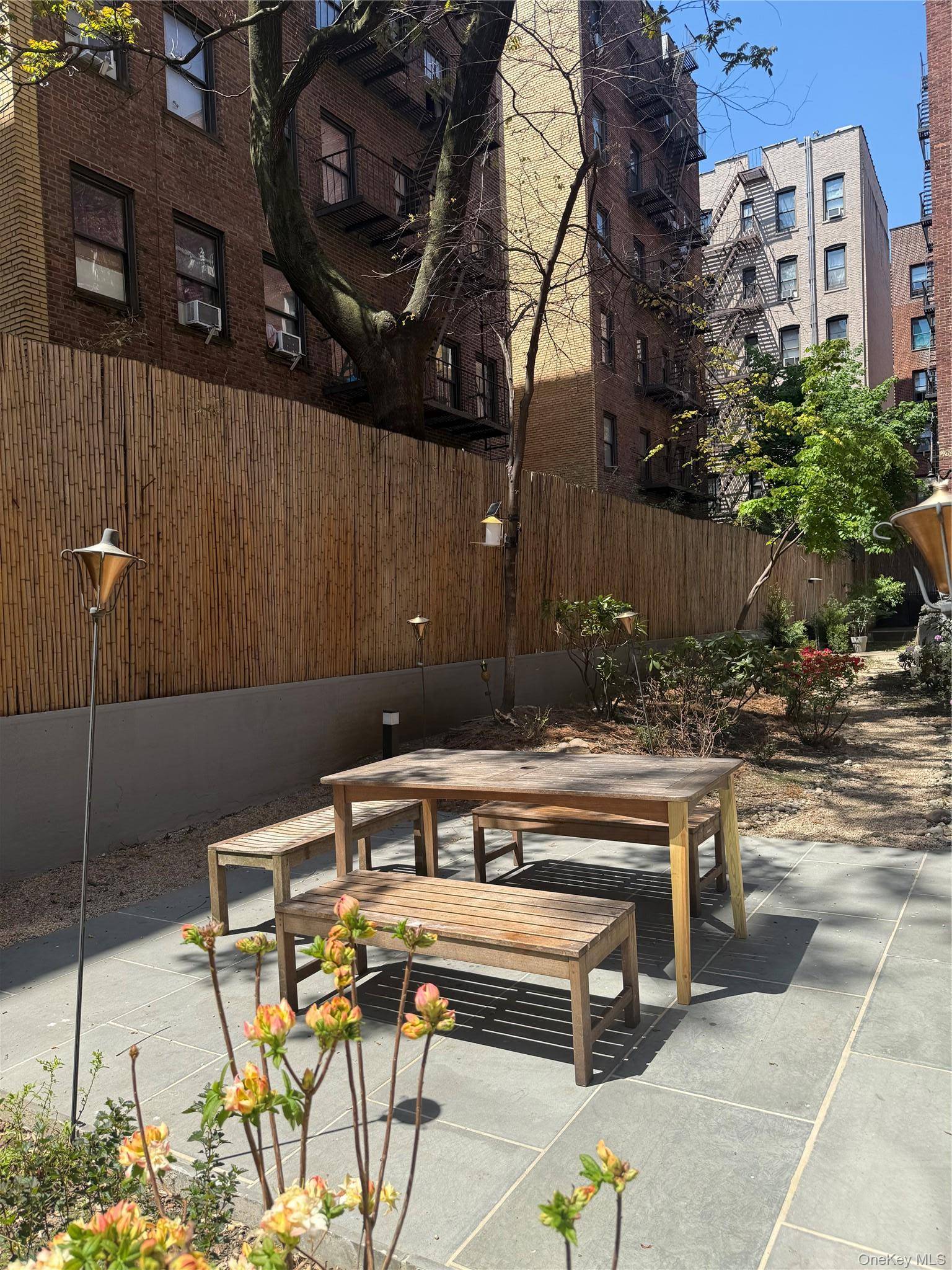 1 Bedroom Home for Sale in Elmhurst - New York - USA - 3