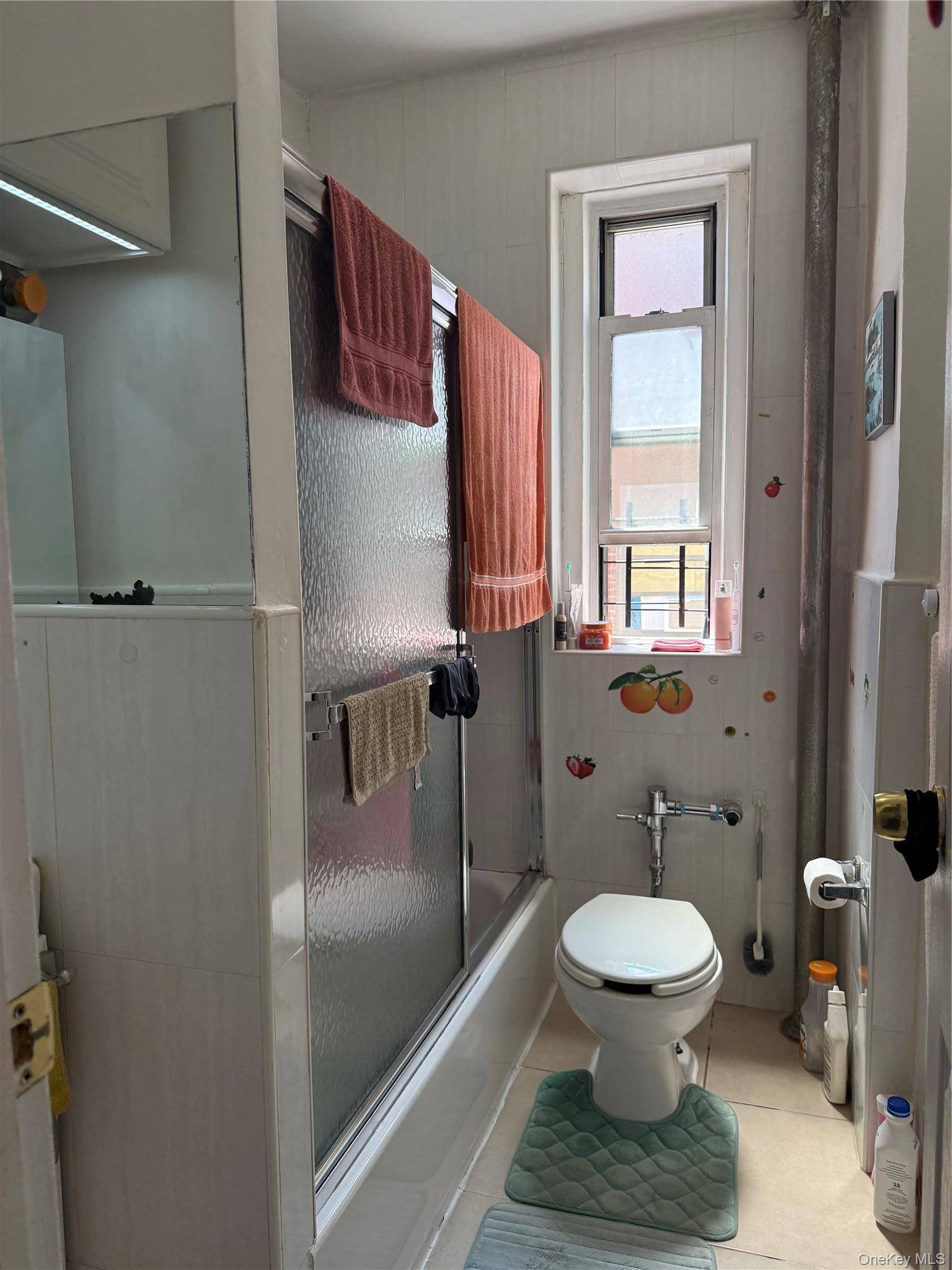 1 Bedroom Home for Sale in Elmhurst - New York - USA - 8