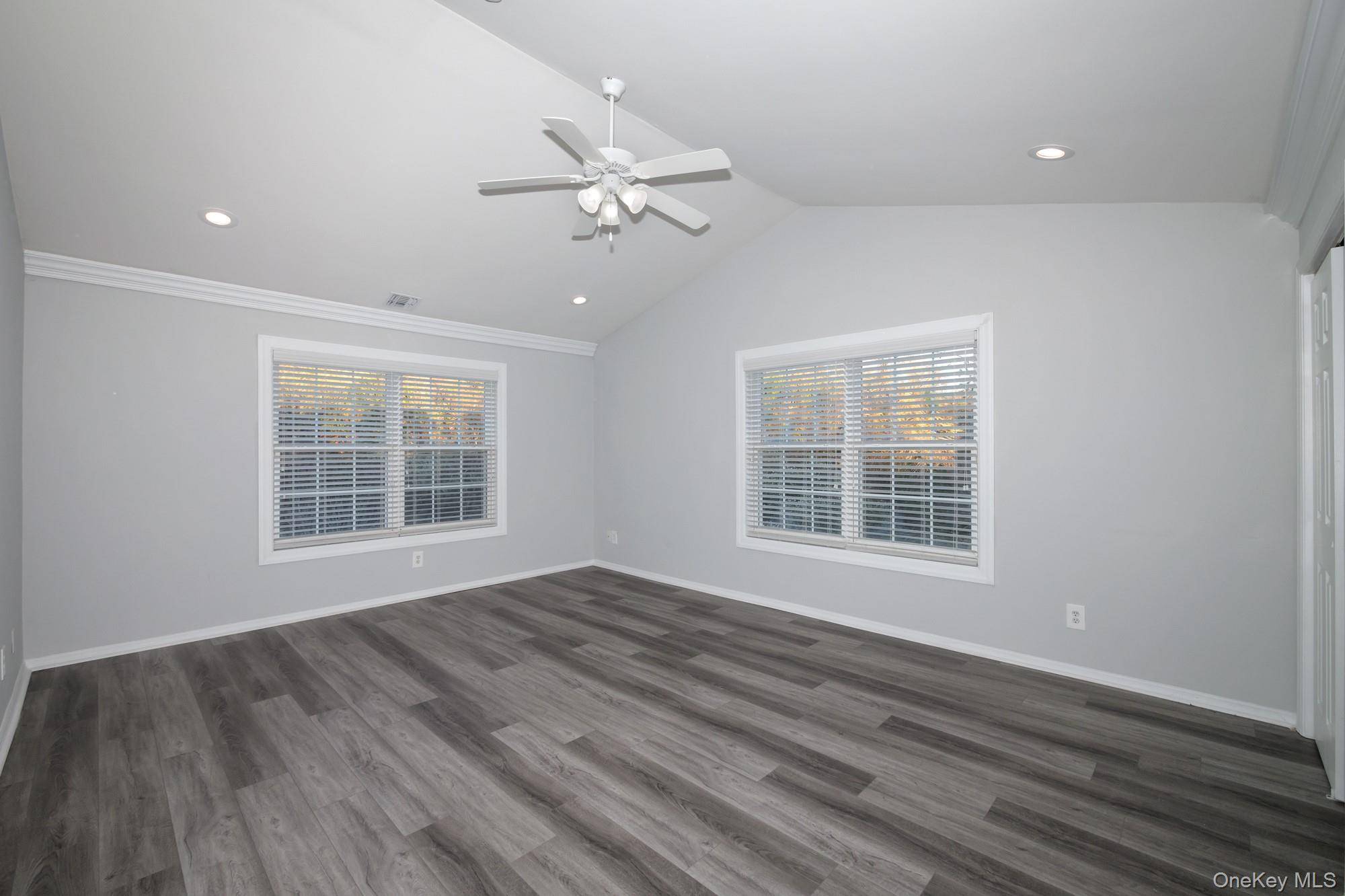 Apartamento com 1 Quartos à Venda em Farmingville - Nova Iorque - EUA - 6