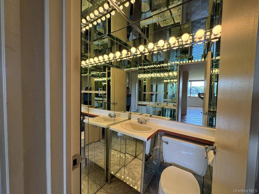 Apartamento de 1 Dormitorio en Venta en Floral Park - Nueva York - EE. UU. - 8