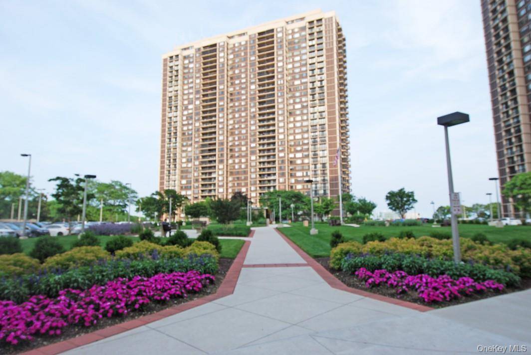 Apartamento com 1 Quartos à Venda em Floral Park - Nova Iorque - EUA - 1