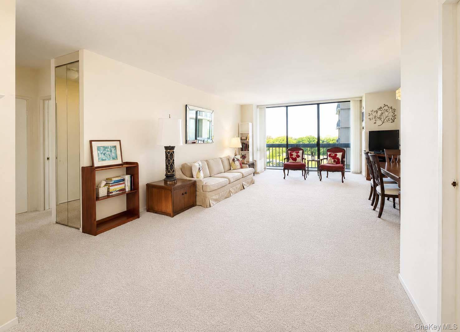 Apartamento com 1 Quartos à Venda em Floral Park - Nova Iorque - EUA - 2