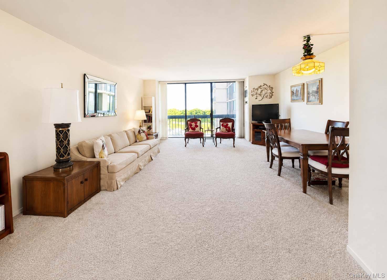 Apartamento com 1 Quartos à Venda em Floral Park - Nova Iorque - EUA - 3